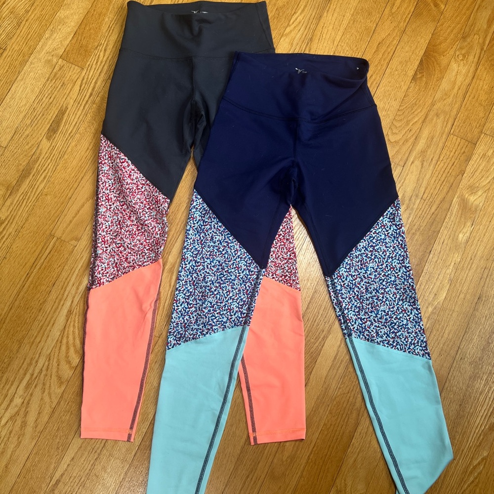 2 PAIRS Old Navy Active Leggings - Petite Small